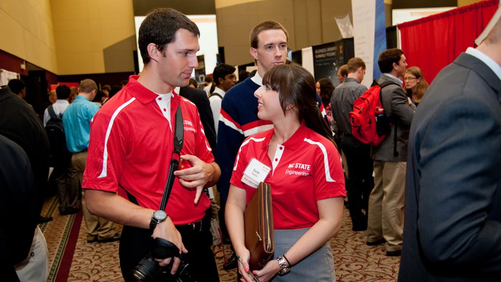 Student volunteers at the 2014 Engineering Career Fair